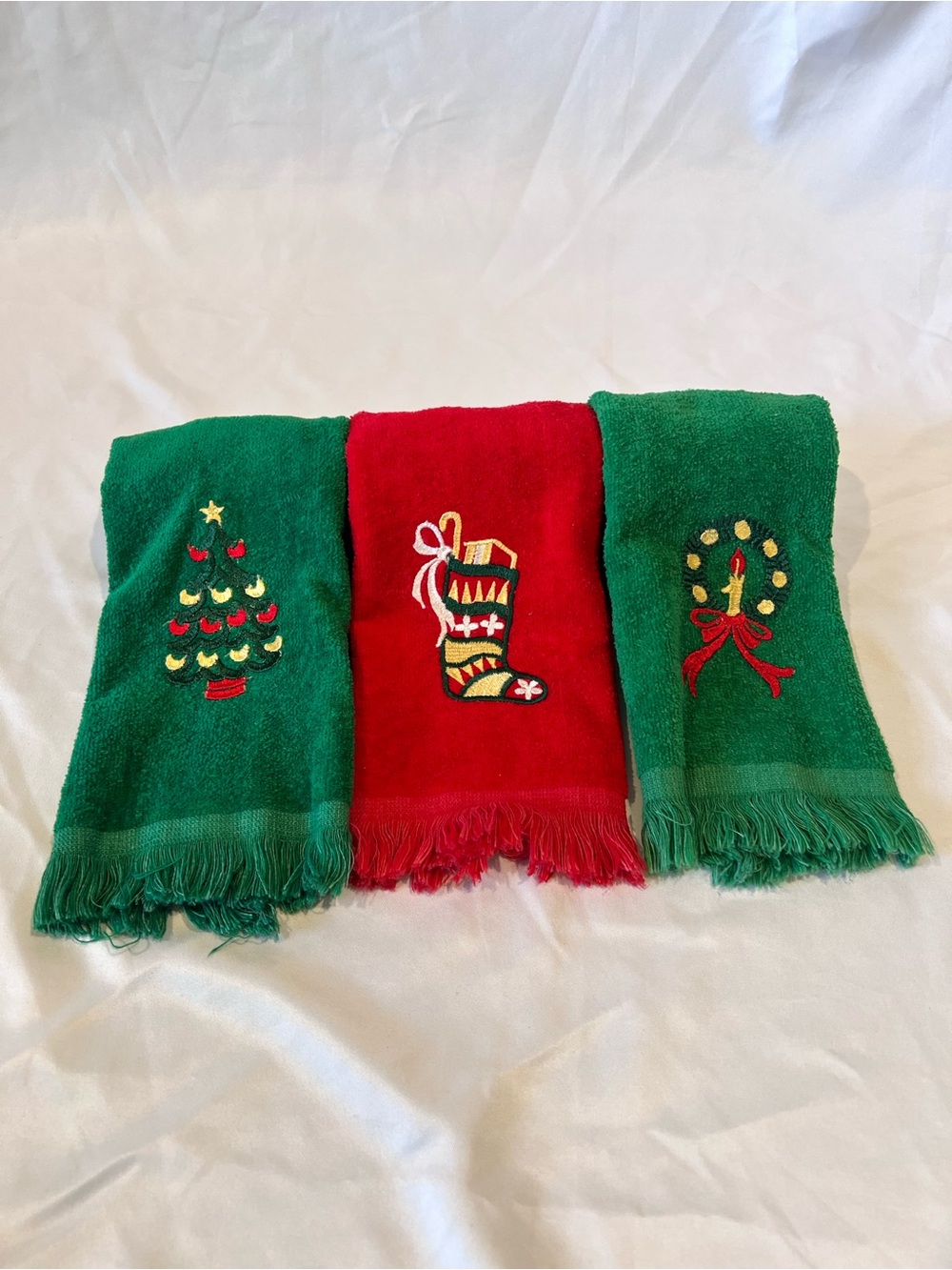 Vintage Cannon Christmas Hand Towels Set of 3 Embroidered USA Retro